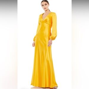 Mac Duggal floor length gown size 4 Marigold NWT